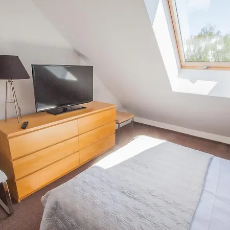 Apartment Latarnia 37 *
